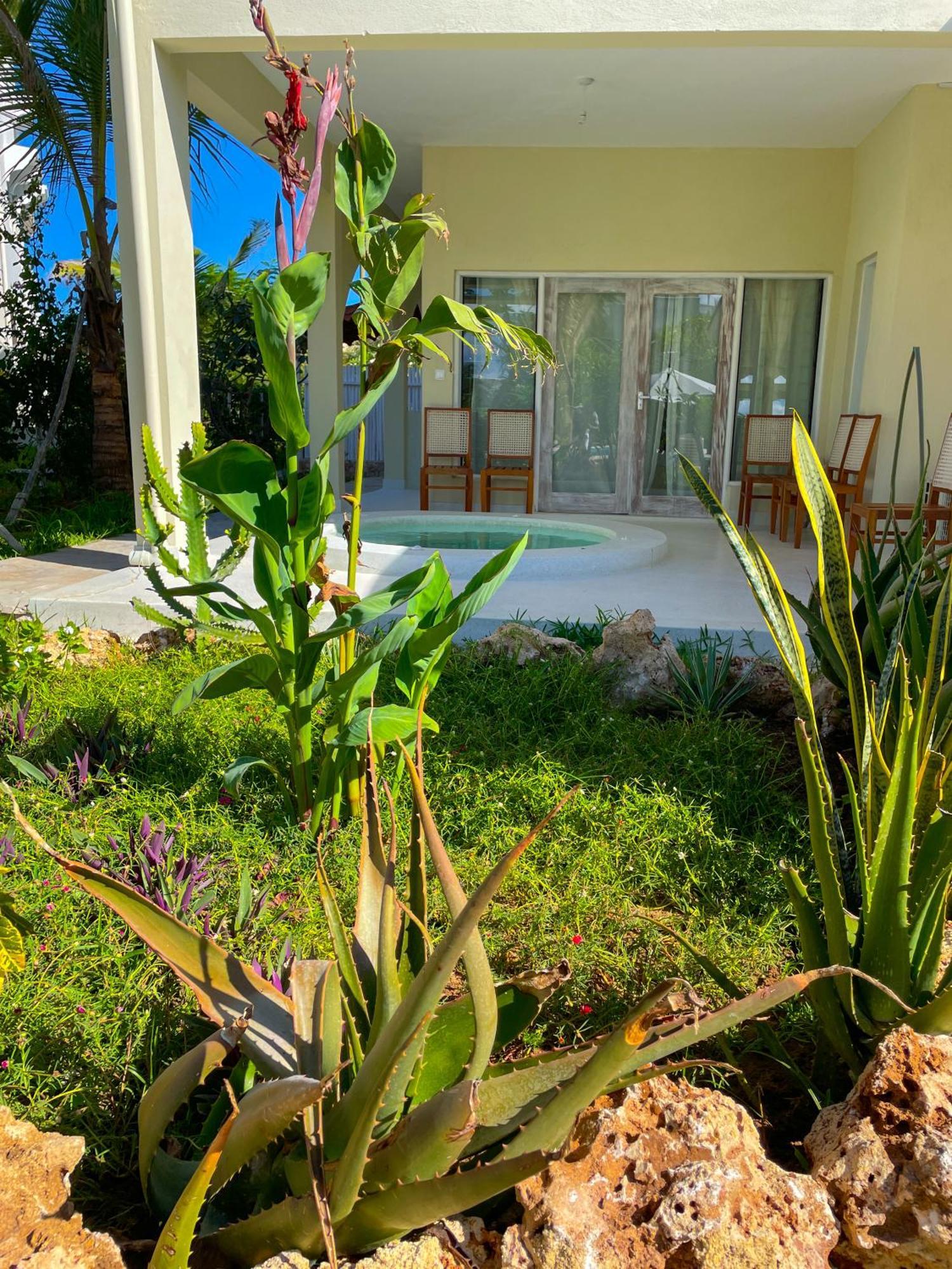 White Villa - Paparemo Beach Ватаму Екстериор снимка