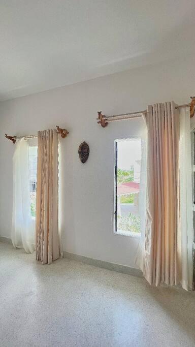 White Villa - Paparemo Beach Ватаму Екстериор снимка