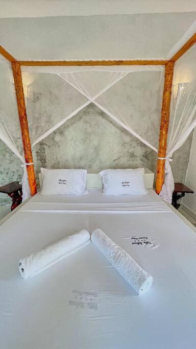 White Villa - Paparemo Beach Ватаму Екстериор снимка