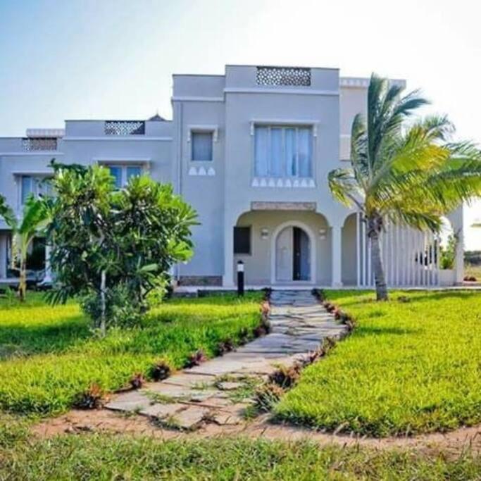 White Villa - Paparemo Beach Ватаму Екстериор снимка