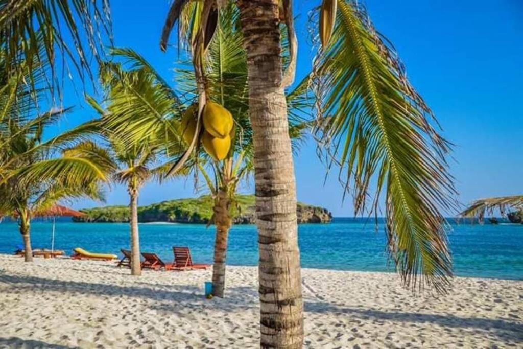White Villa - Paparemo Beach Ватаму Екстериор снимка