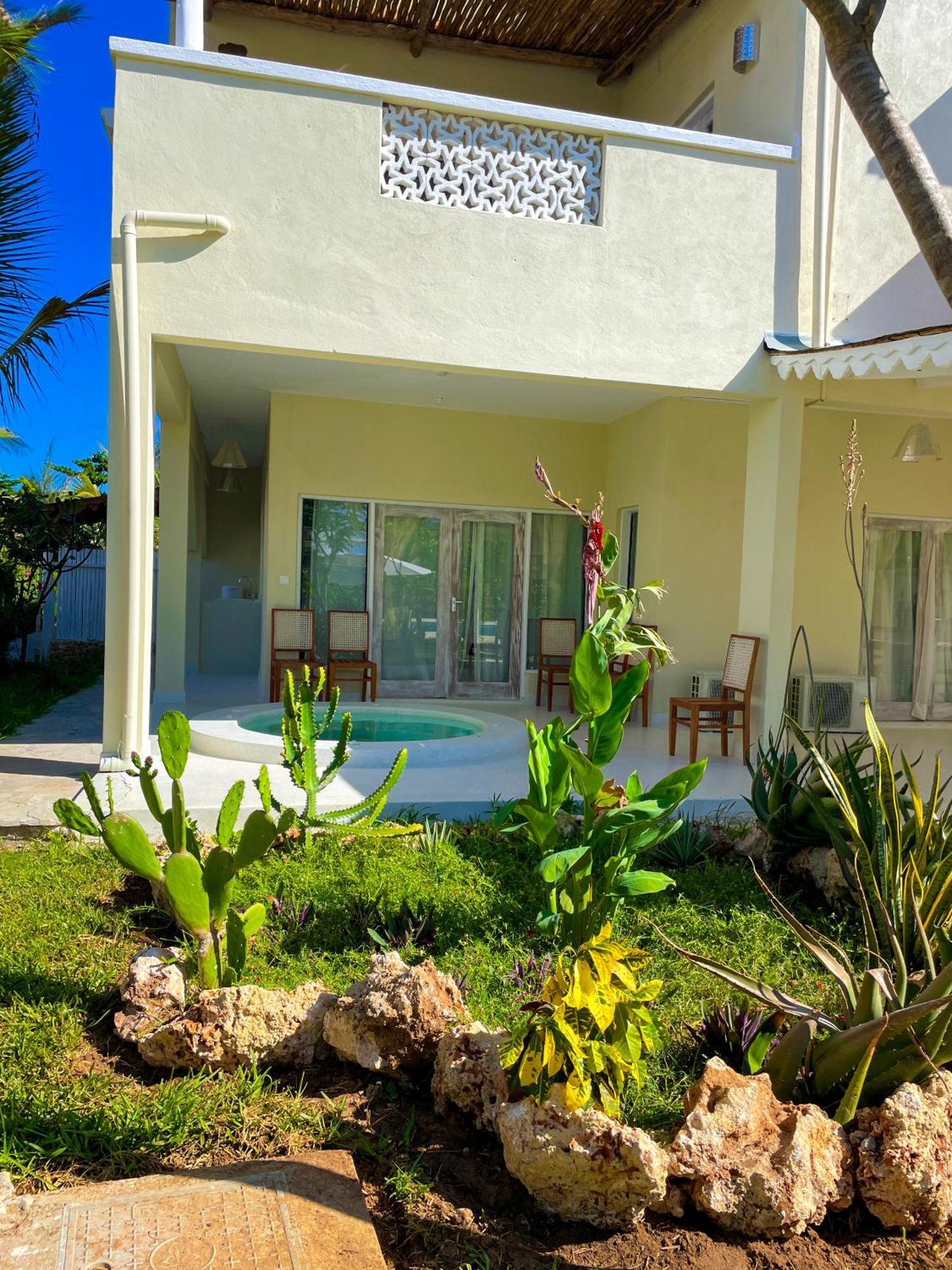 White Villa - Paparemo Beach Ватаму Екстериор снимка